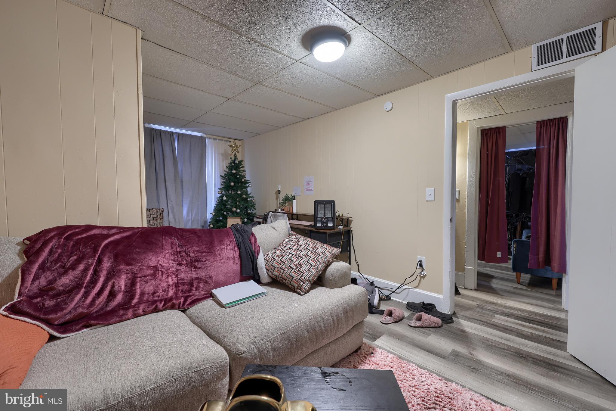 214 N HARRISBURG STREET