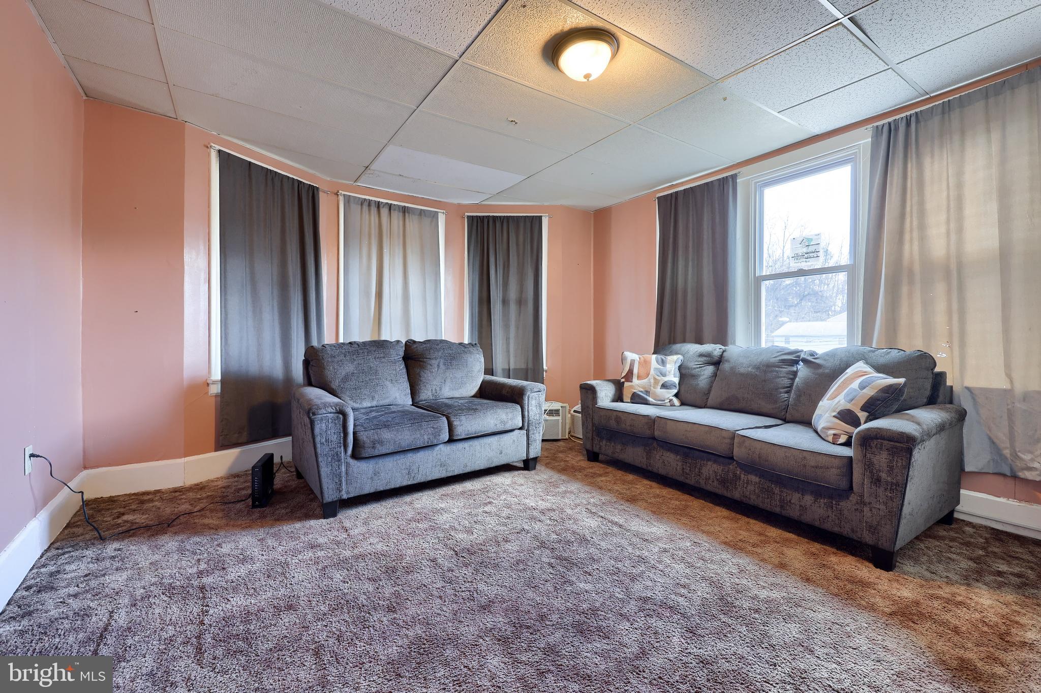 214 N HARRISBURG STREET