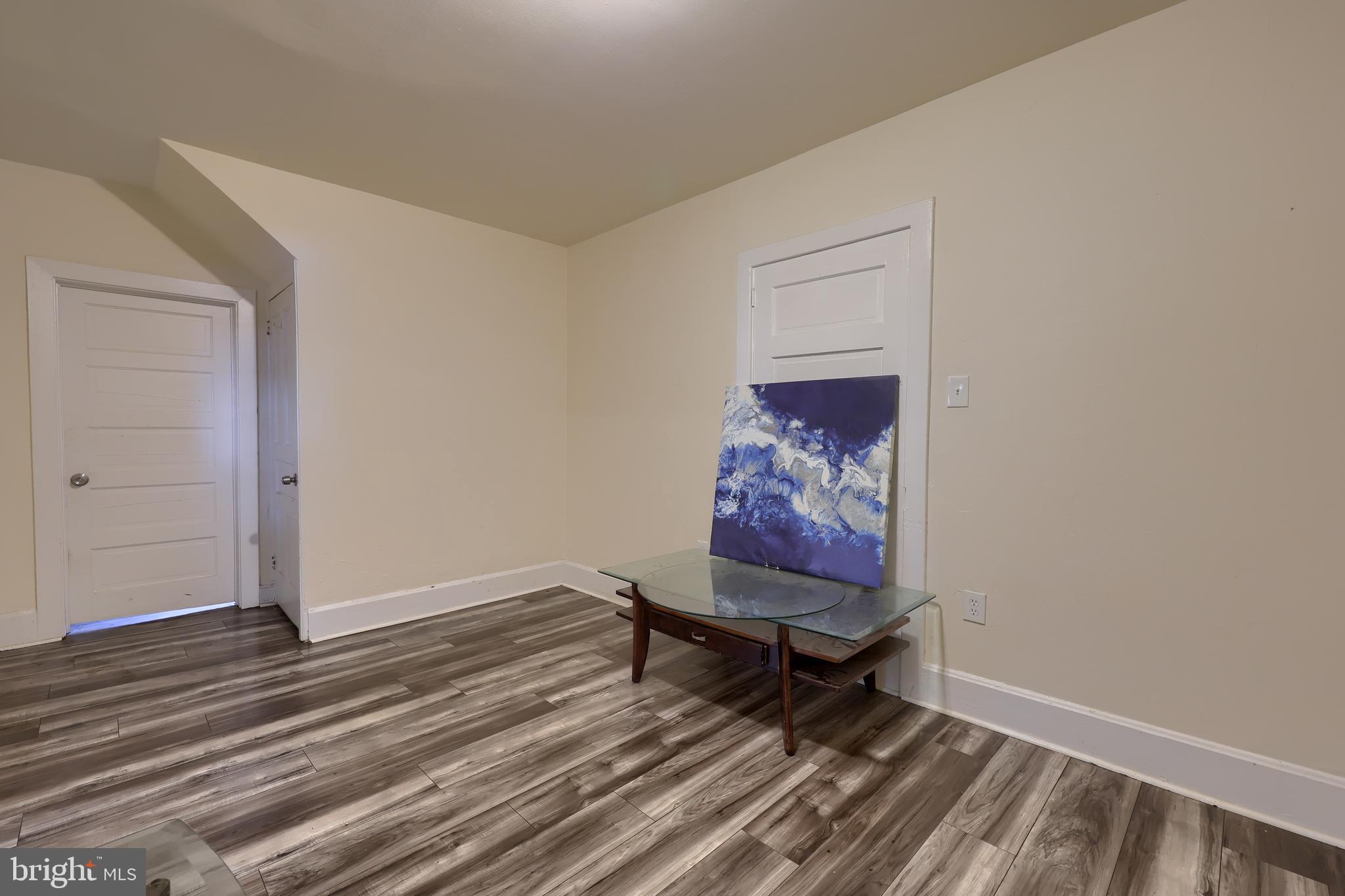 214 N HARRISBURG STREET