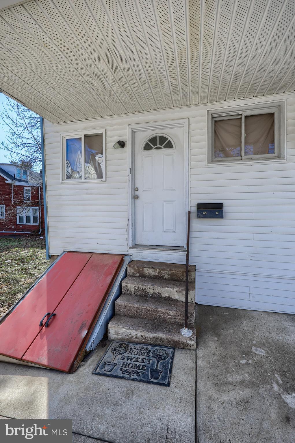 214 N HARRISBURG STREET