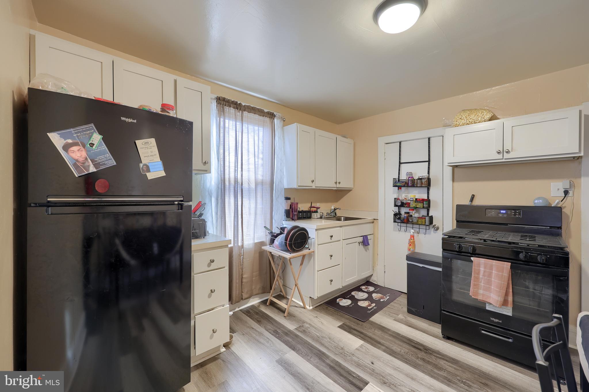 214 N HARRISBURG STREET