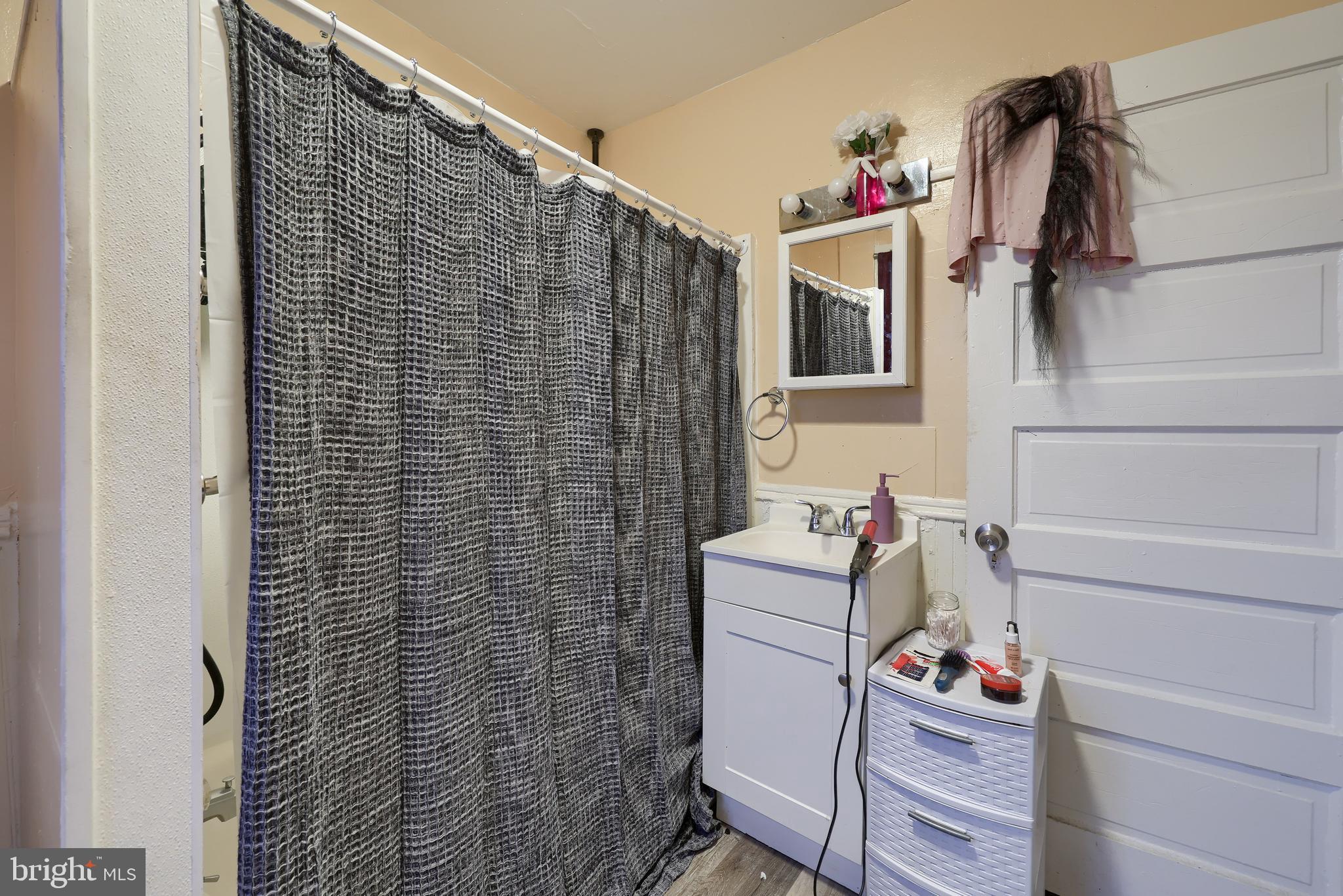 214 N HARRISBURG STREET