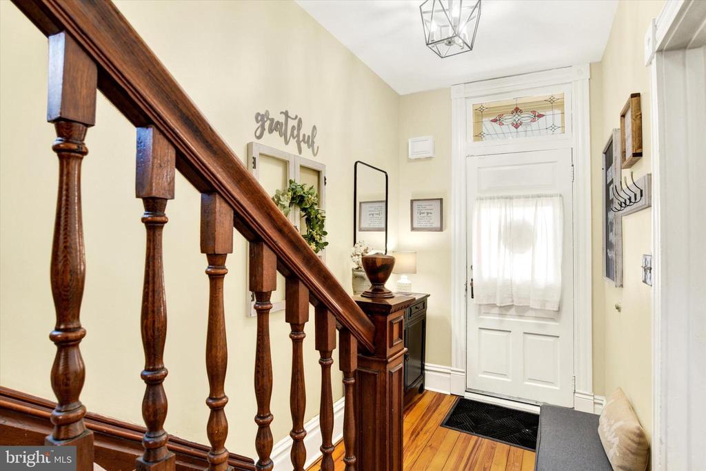 537 W MAIN STREET