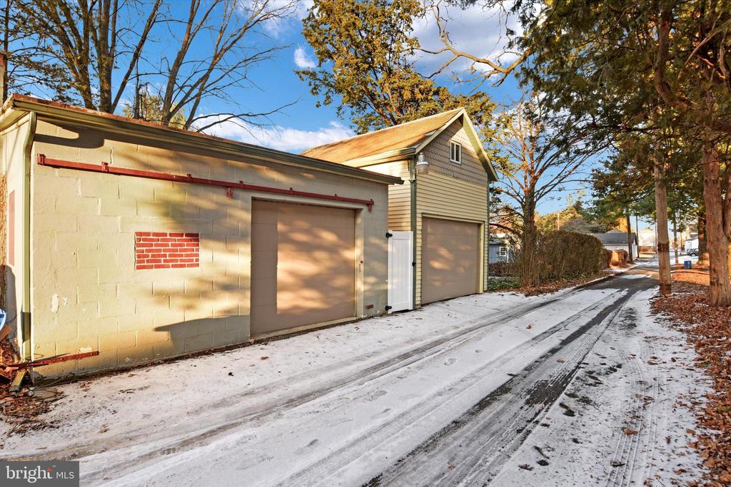 537 W MAIN STREET