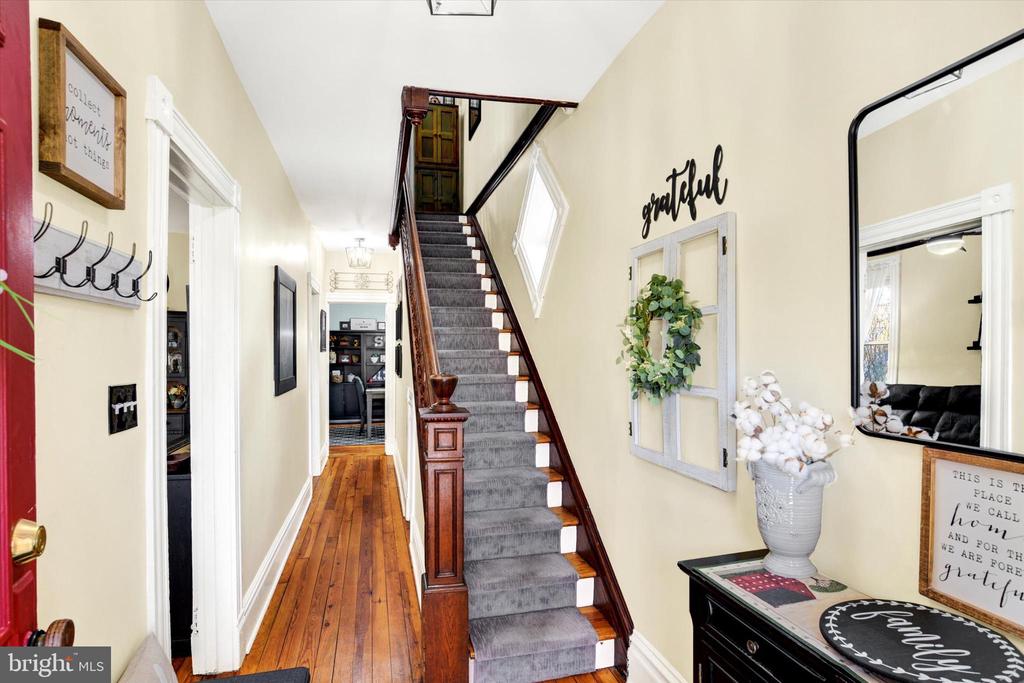 537 W MAIN STREET
