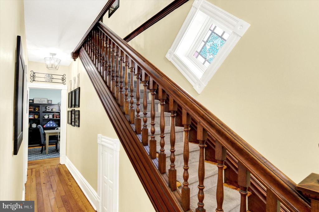 537 W MAIN STREET