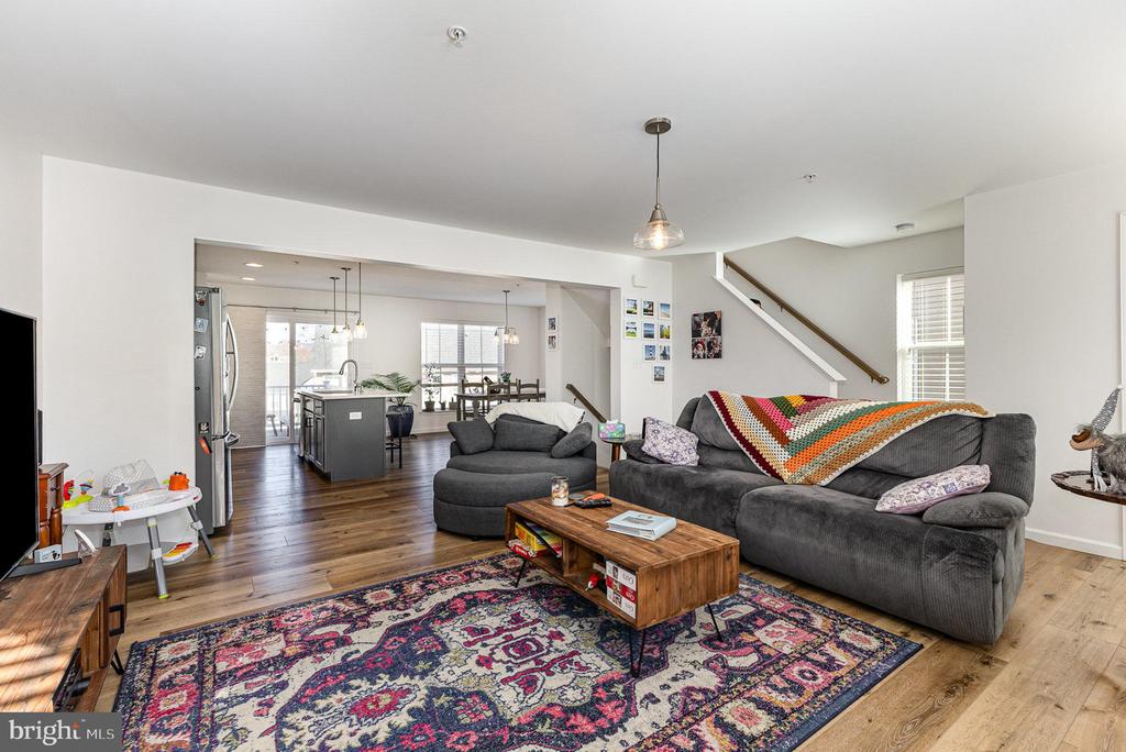 8152 LENKER DRIVE