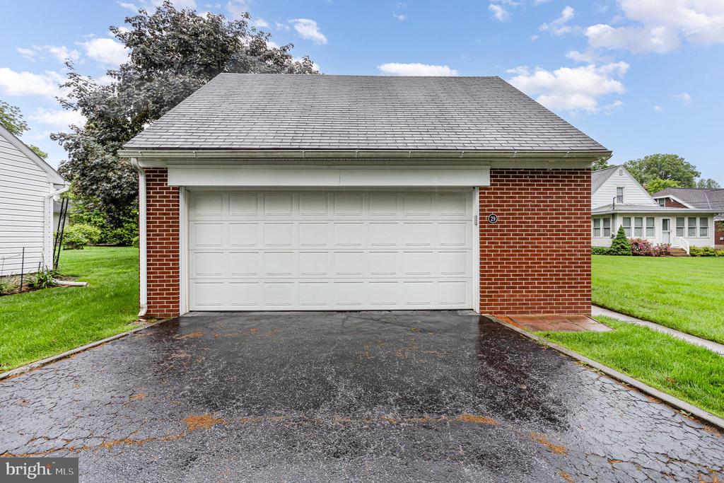 29 MAPLE AVENUE