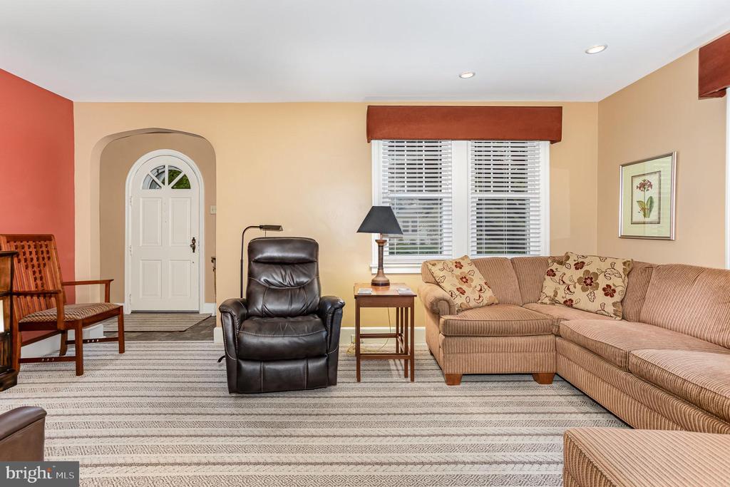 29 MAPLE AVENUE