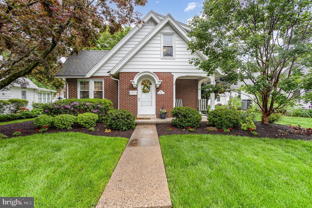 29 MAPLE AVENUE