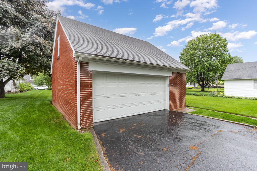 29 MAPLE AVENUE