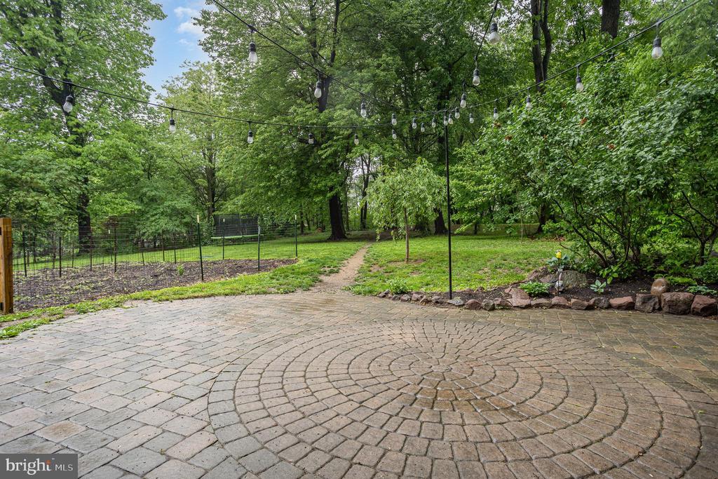 700 LONGVIEW DRIVE