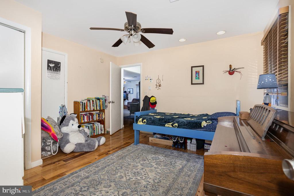 700 LONGVIEW DRIVE
