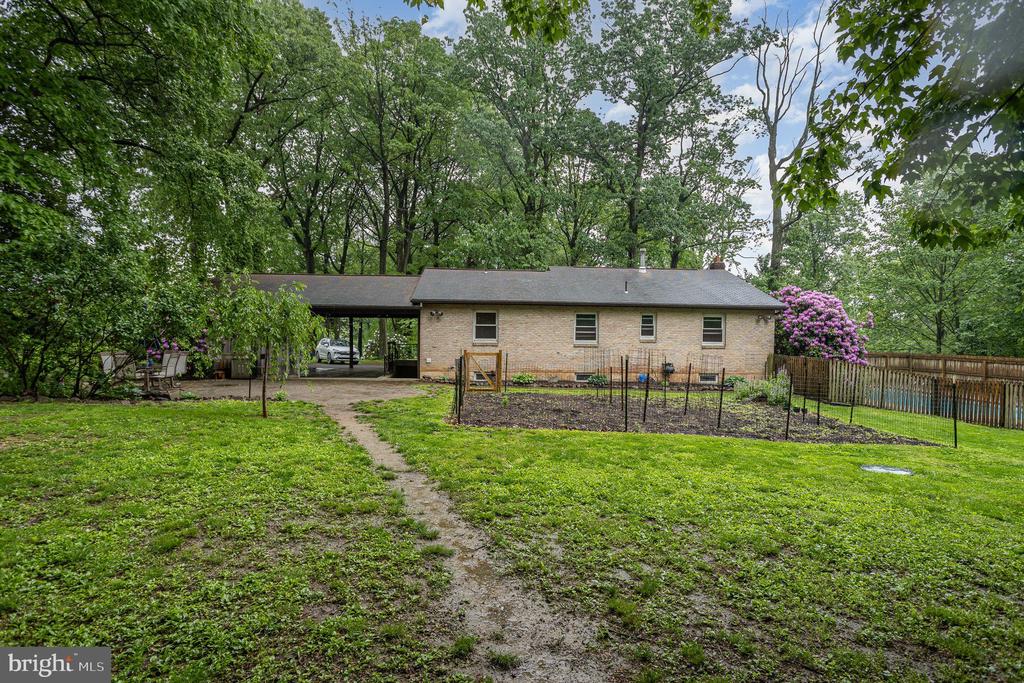 700 LONGVIEW DRIVE