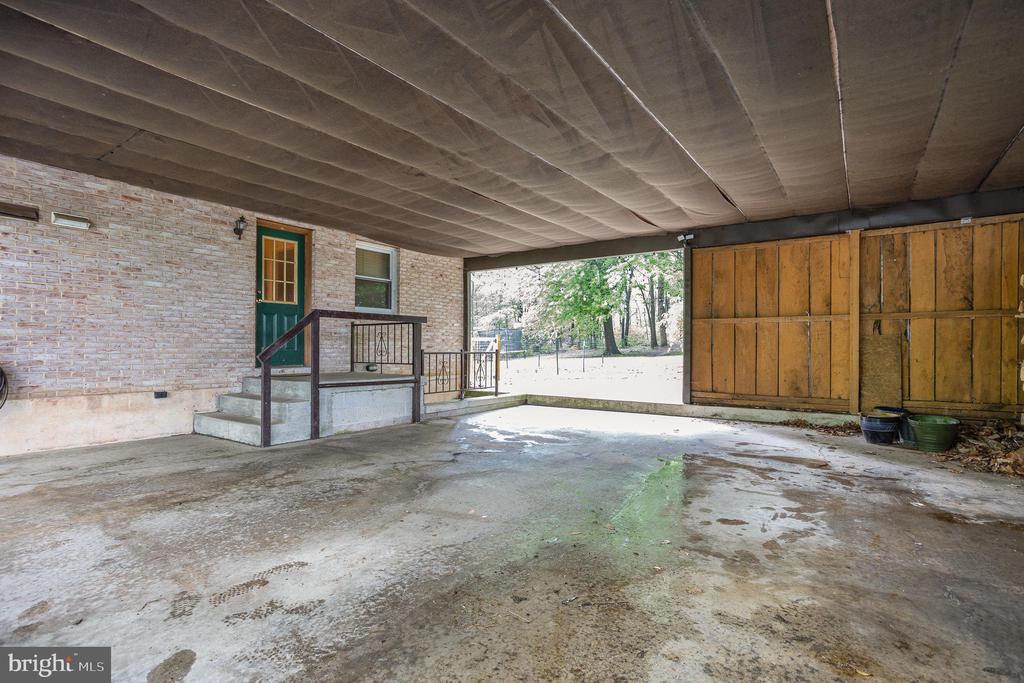 700 LONGVIEW DRIVE