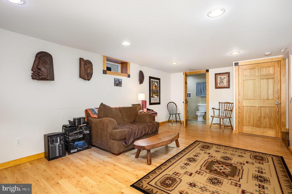 700 LONGVIEW DRIVE