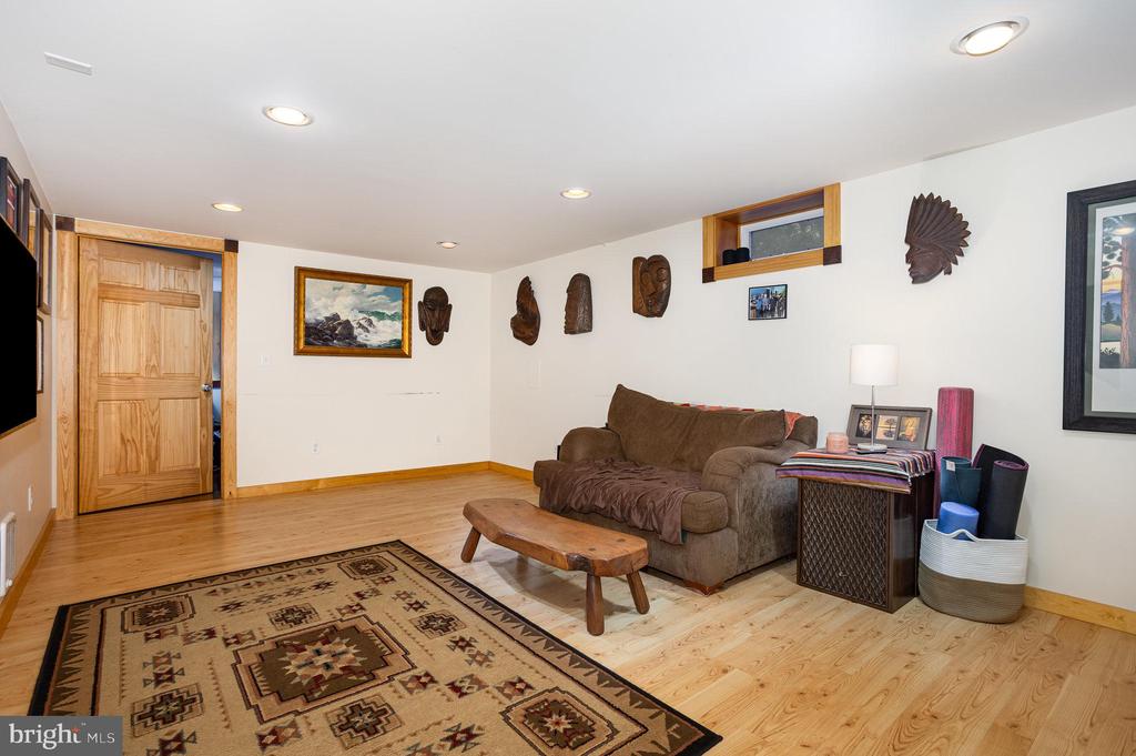 700 LONGVIEW DRIVE