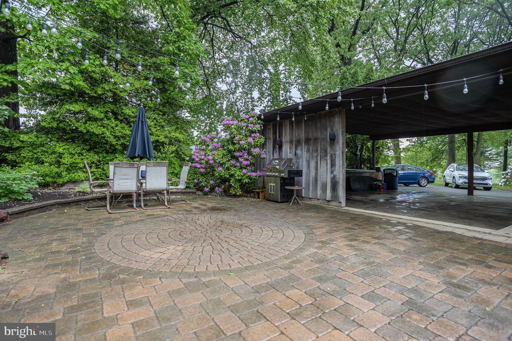 700 LONGVIEW DRIVE