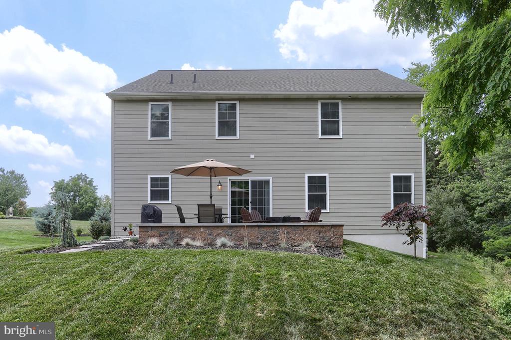 725 HAMPTON COURT