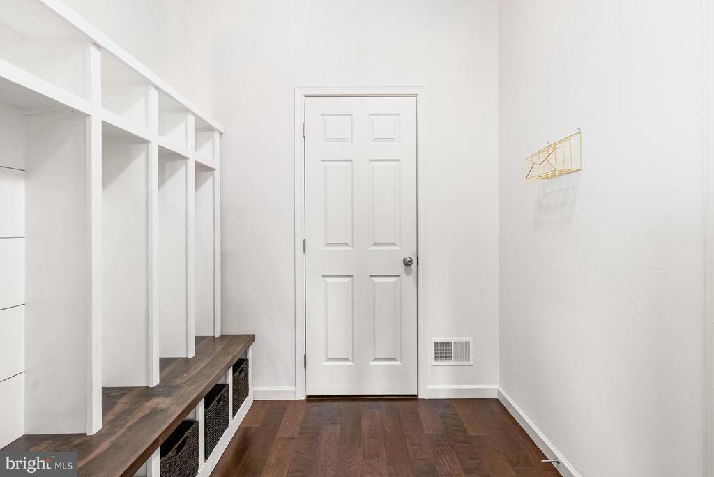 1808 CAMEO COURT