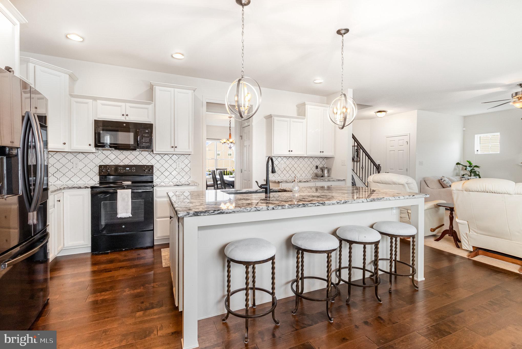 1808 CAMEO COURT