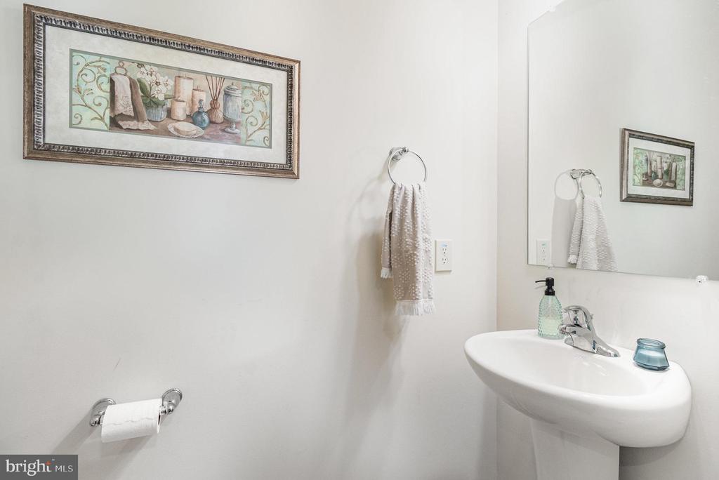 1808 CAMEO COURT