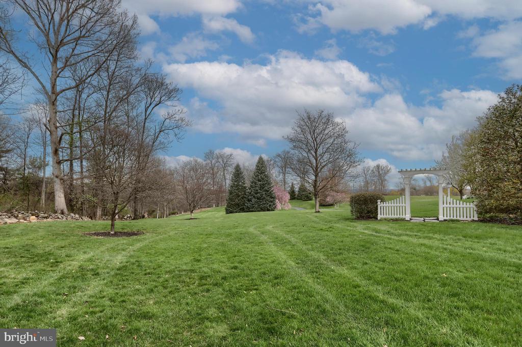 6516 SCHOOLHOUSE ROAD