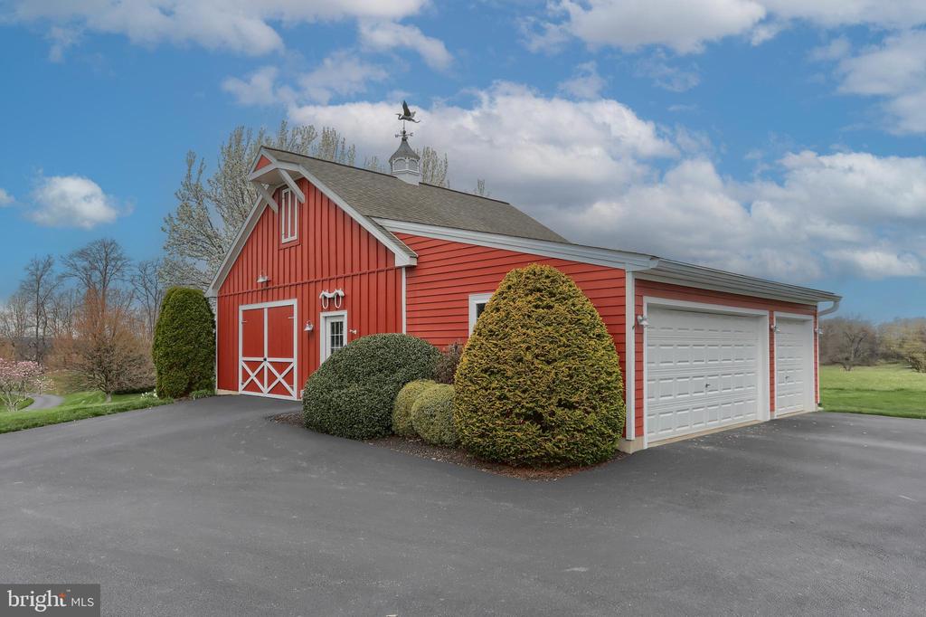 6516 SCHOOLHOUSE ROAD