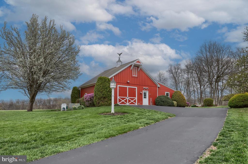 6516 SCHOOLHOUSE ROAD