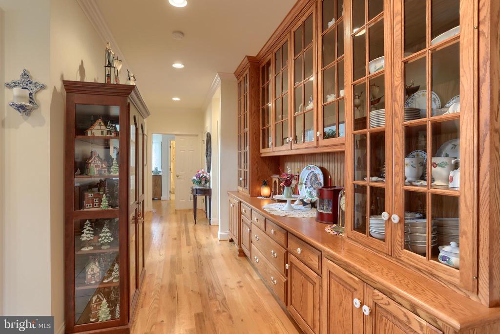 6516 SCHOOLHOUSE ROAD