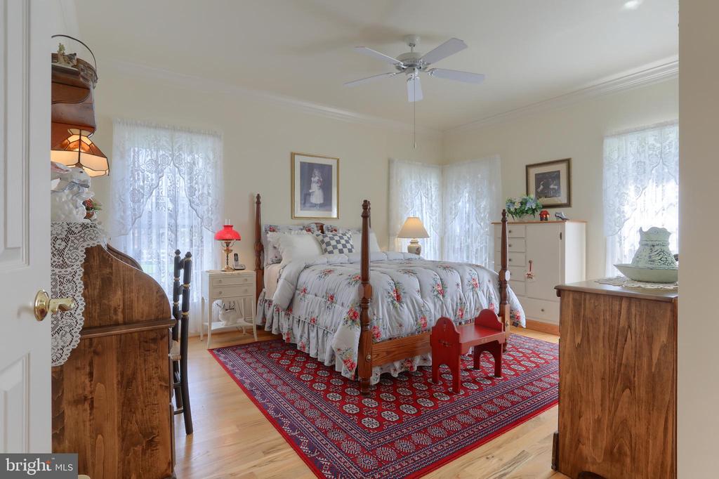 6516 SCHOOLHOUSE ROAD