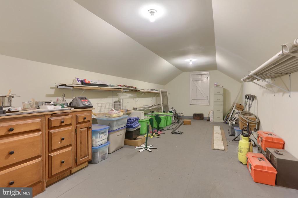 6516 SCHOOLHOUSE ROAD