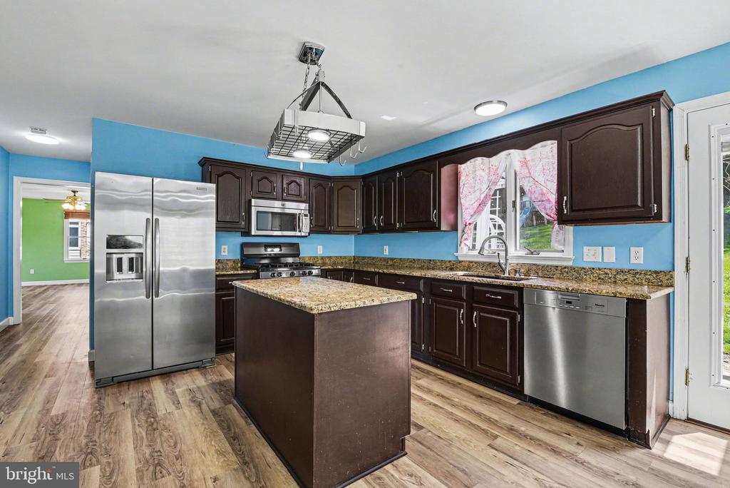 1242 JILL DRIVE