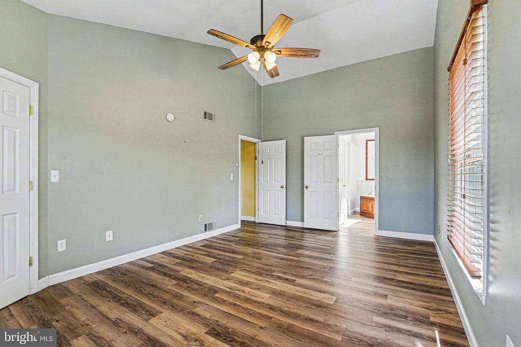 1242 JILL DRIVE