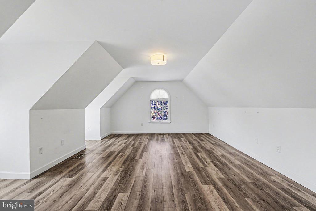 1242 JILL DRIVE