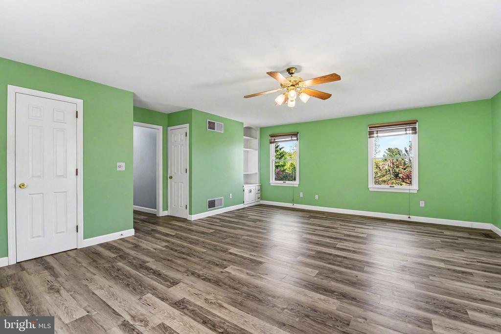 1242 JILL DRIVE