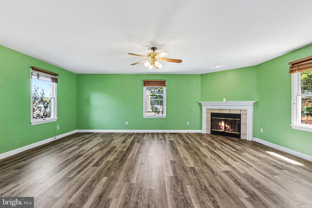 1242 JILL DRIVE
