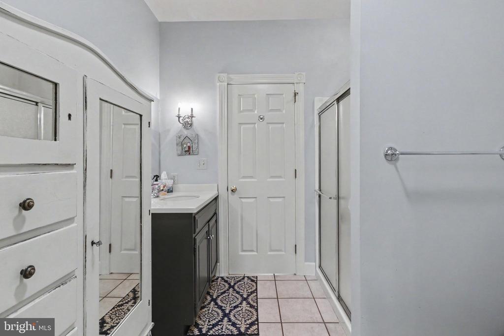 20 WHITE PINE DRIVE