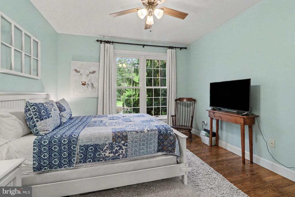 20 WHITE PINE DRIVE