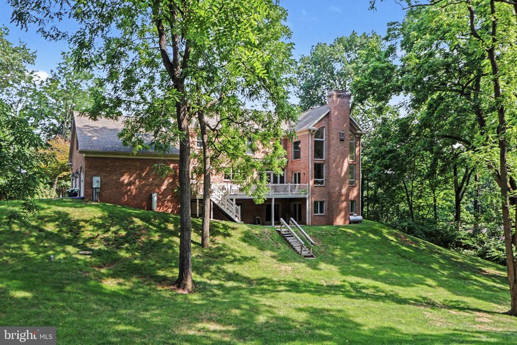 20 WHITE PINE DRIVE