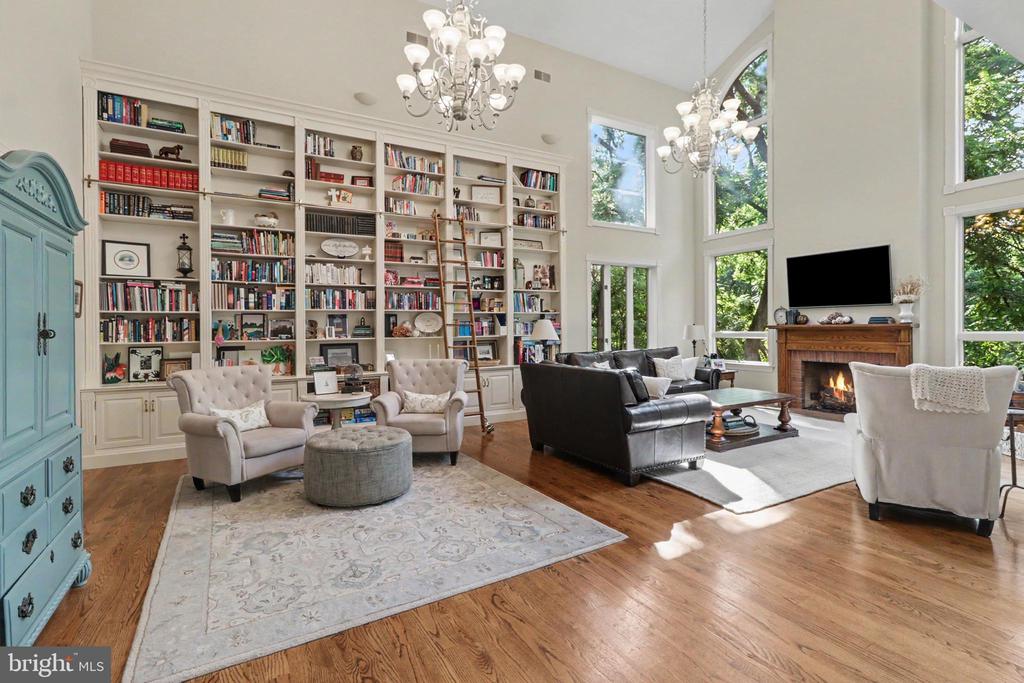 20 WHITE PINE DRIVE