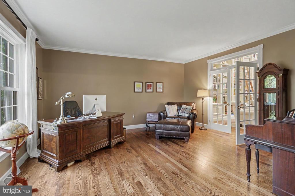 20 WHITE PINE DRIVE