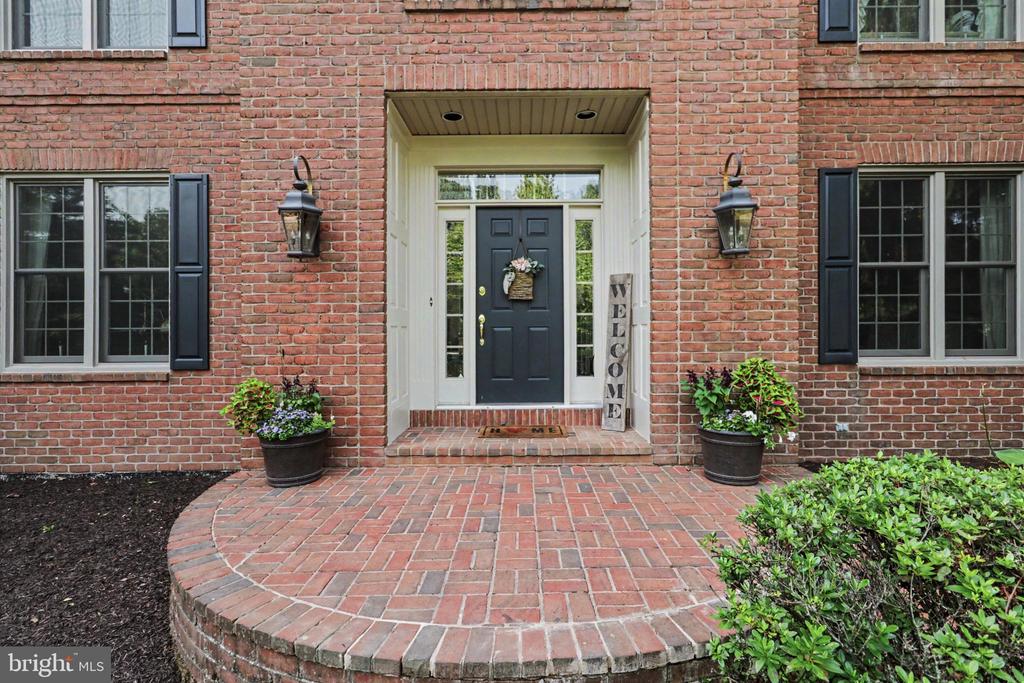 20 WHITE PINE DRIVE