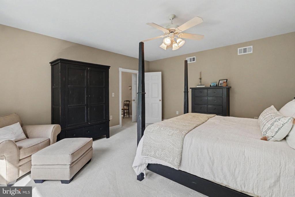 20 WHITE PINE DRIVE