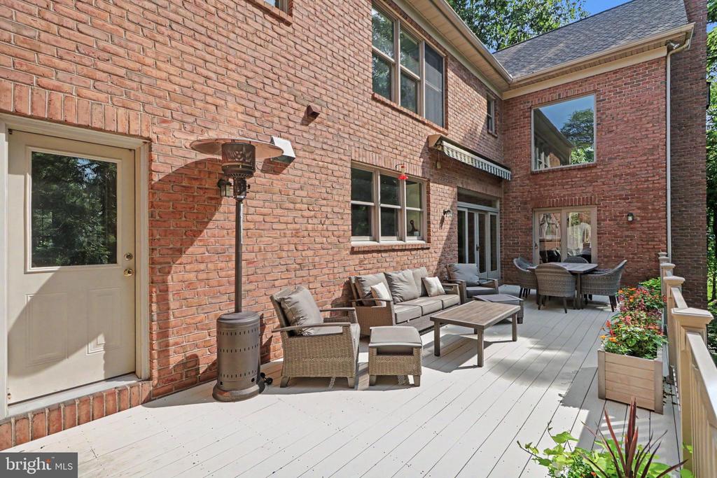 20 WHITE PINE DRIVE