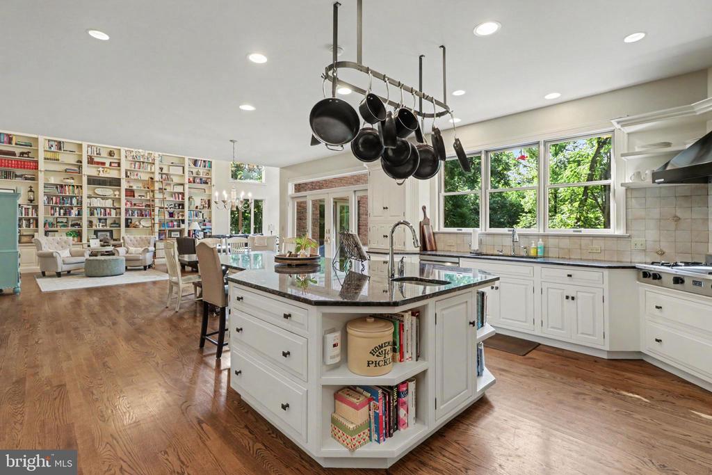 20 WHITE PINE DRIVE