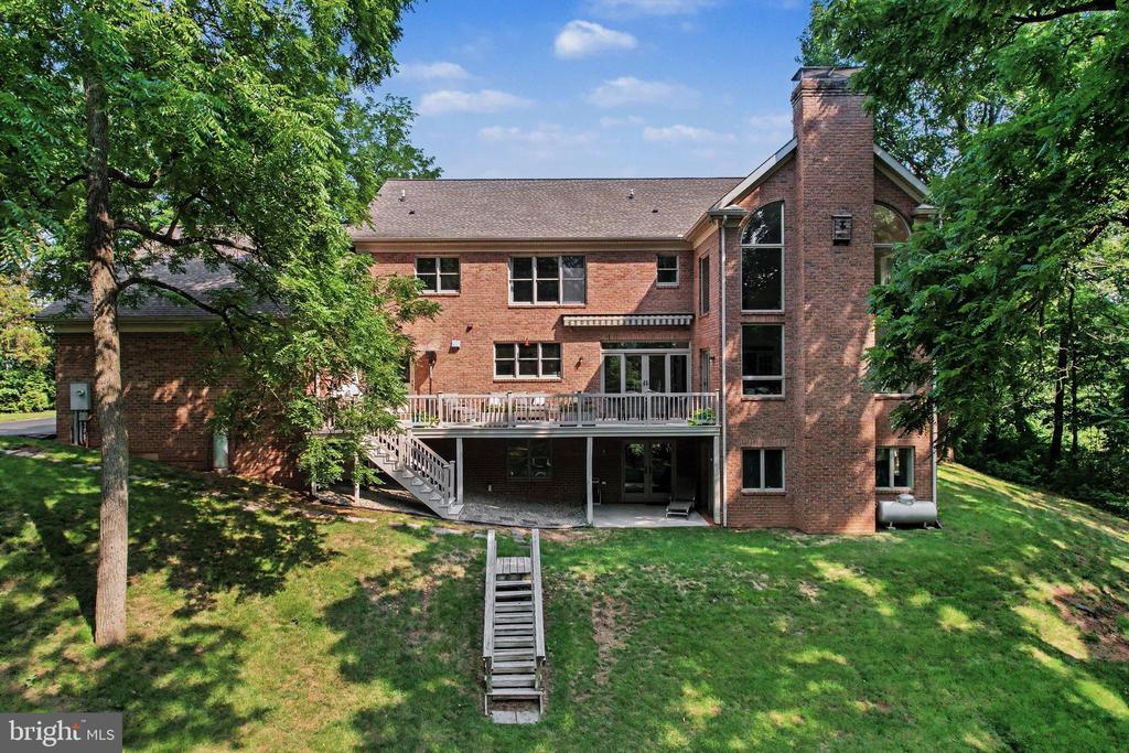 20 WHITE PINE DRIVE