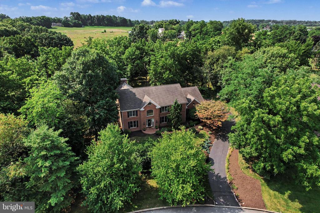 20 WHITE PINE DRIVE