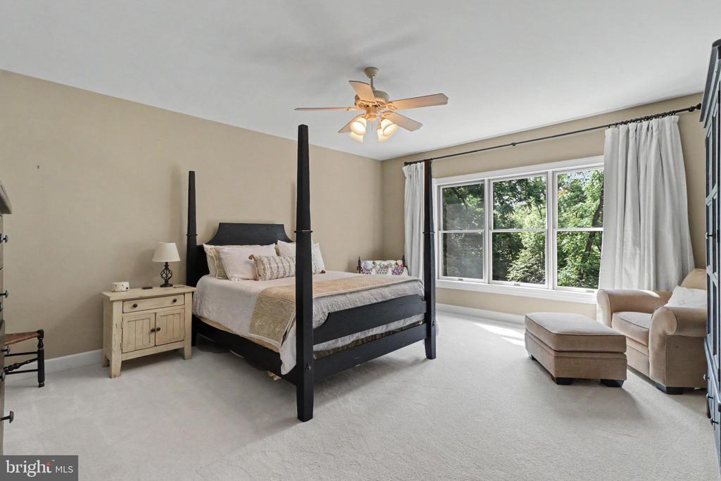 20 WHITE PINE DRIVE
