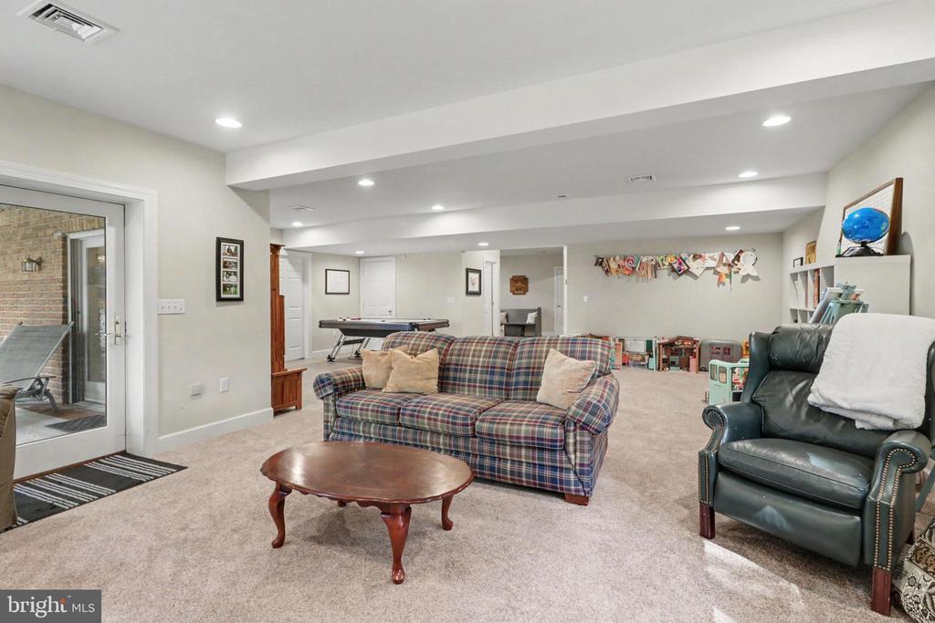 20 WHITE PINE DRIVE